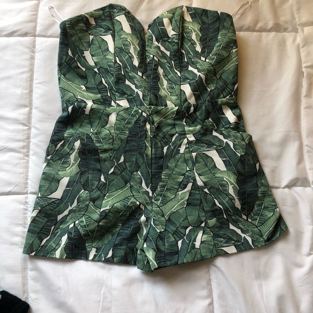 cute romper!
